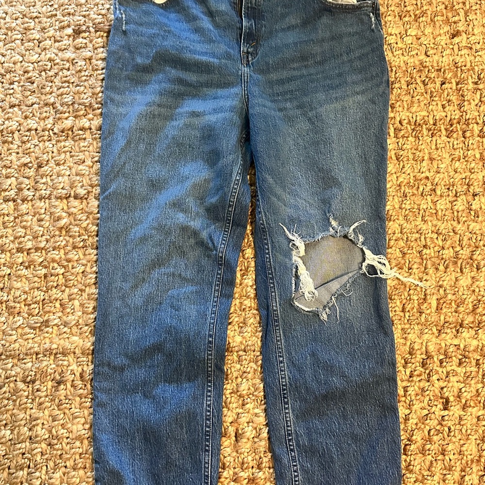Abercrombie 90s Straight Ultra High Rise Distressed Blue Jeans